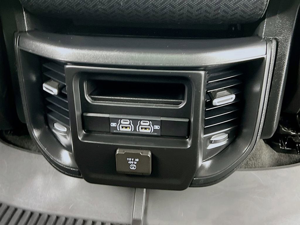 2024 RAM 1500 Laramie Crew Cab 4x4 5'7" Box