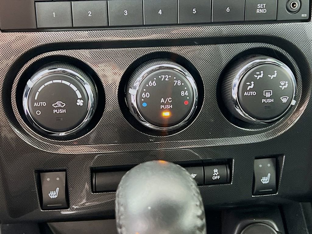 2014 Dodge Challenger SXT Plus