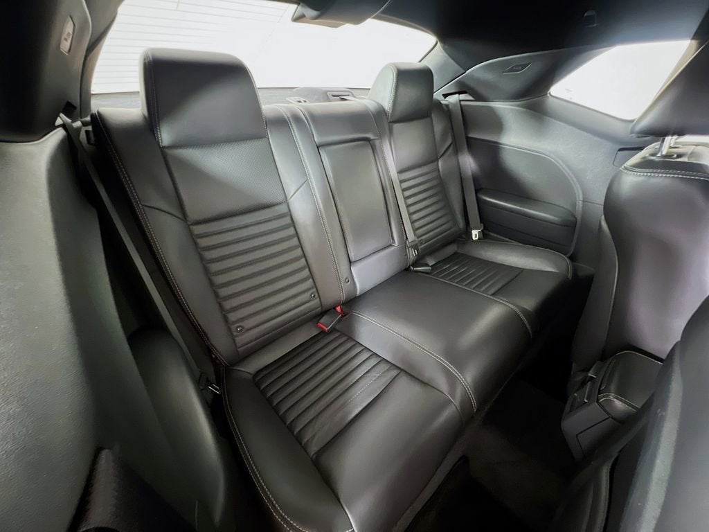 2014 Dodge Challenger SXT Plus