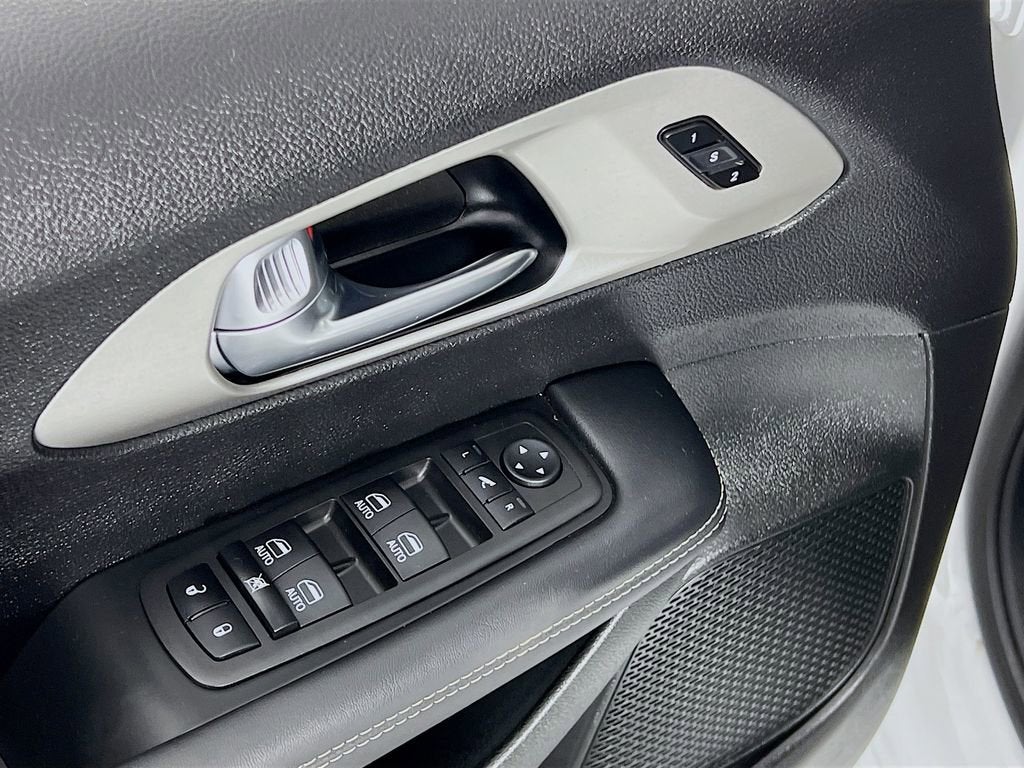 2023 Chrysler Pacifica Limited AWD