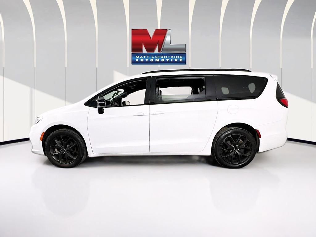 2023 Chrysler Pacifica Limited AWD