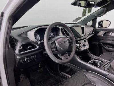 2023 Chrysler Pacifica Limited AWD