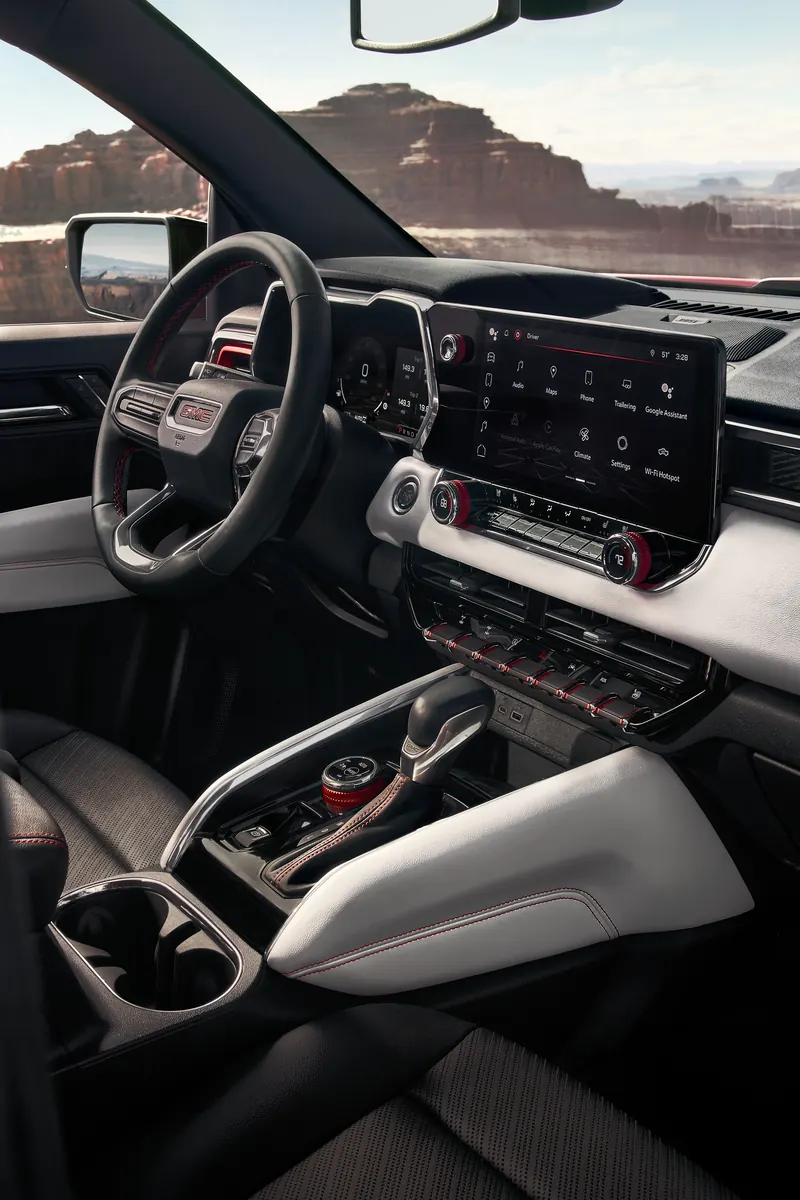 2026 GMC Canyon infotainment system at Matt LaFontaine GMC in grayling MI